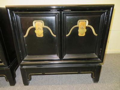  American of Martinsville Pair of Chinoiserie Style Asian Modern Lacquered Nightstands Mid Century