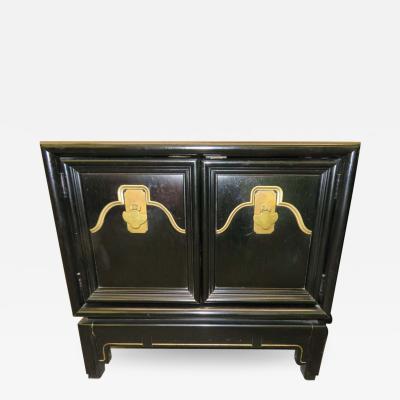  American of Martinsville Pair of Chinoiserie Style Asian Modern Lacquered Nightstands Mid Century