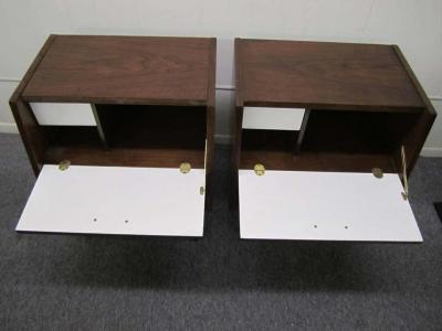  American of Martinsville Stylish Pair of American of Martinsville Walnut Nightstands Mid Century Modern