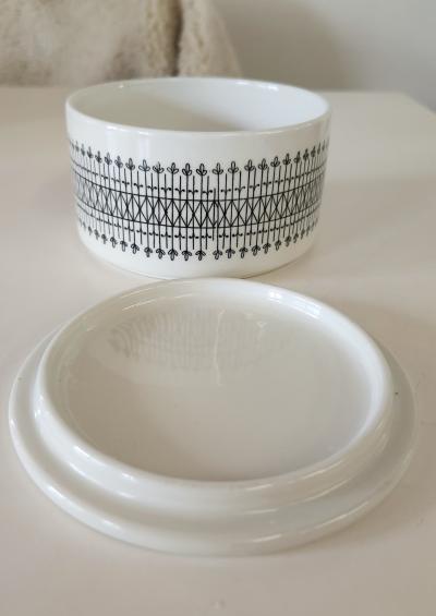  Arabia Lidded Dish from the Emilia series by Raija Uosikkinen