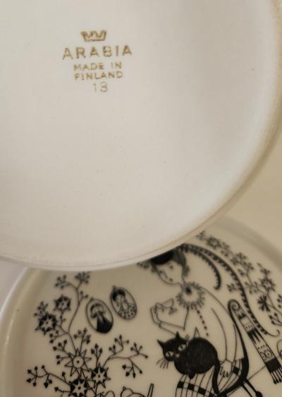  Arabia Lidded Dish from the Emilia series by Raija Uosikkinen