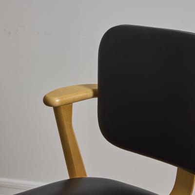  Artek Set of 4 Ilmari Tapiovaara Domus Chairs in Natural Oak and Leather for Artek