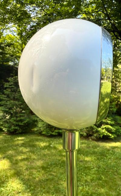  Arteluce Rare Italian Mid Century Cantilevered and Counter Balance Floor Lamp Arteluce