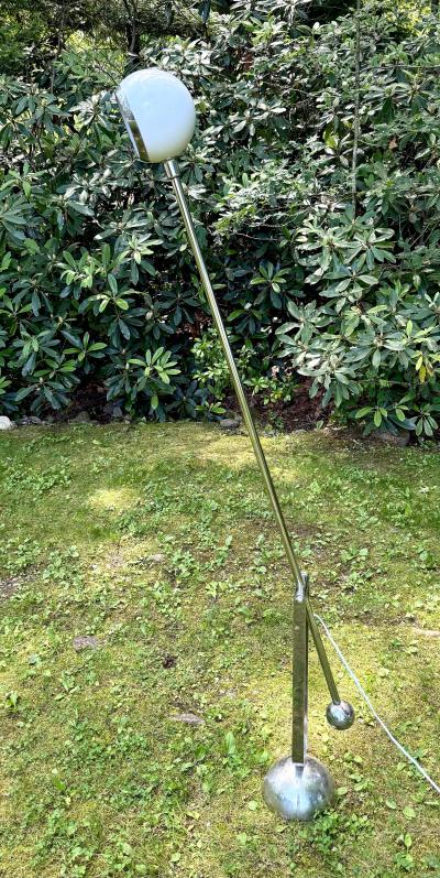  Arteluce Rare Italian Mid Century Cantilevered and Counter Balance Floor Lamp Arteluce