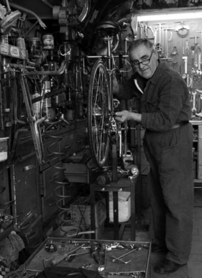  Artemide Nessino Table Lamp by Giancarlo Mattioli for Artemide