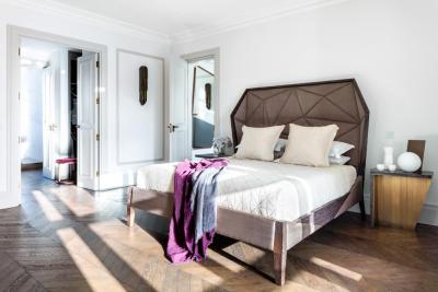  Atelier Purcell Bias King Size Hooded Bed