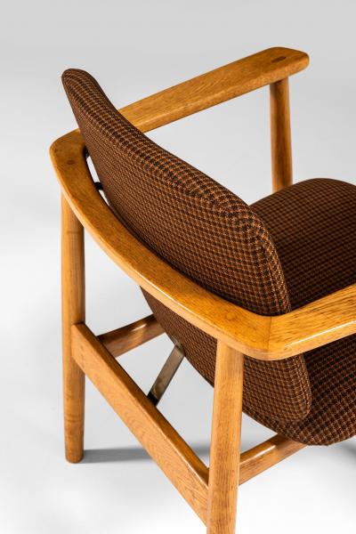  B rge Mogensen Borge Mogensen Armchair Produced by S borg M belfabrik