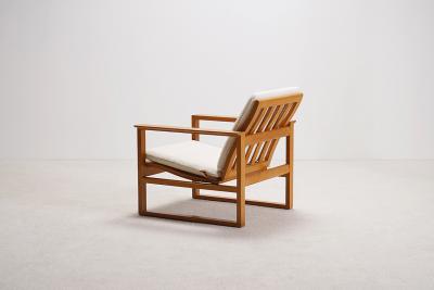  B rge Mogensen Borge Mogensen B RGE MOGENSEN OAK ARMCHAIR MODEL 2256