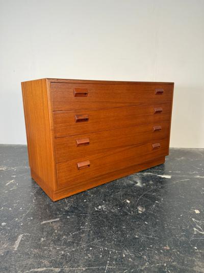 B rge Mogensen Borge Mogensen B rge Mogensen 4 Drawer Teak Dresser Circa 1950s