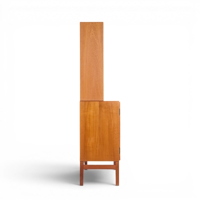  B rge Mogensen Borge Mogensen B rge Mogensen Model A232 Mid Century Danish Oak China Cabinet Credenza Hutch