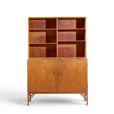  B rge Mogensen Borge Mogensen B rge Mogensen Model A232 Mid Century Danish Oak China Cabinet Credenza Hutch