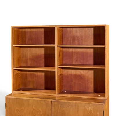  B rge Mogensen Borge Mogensen B rge Mogensen Model A232 Mid Century Danish Oak China Cabinet Credenza Hutch
