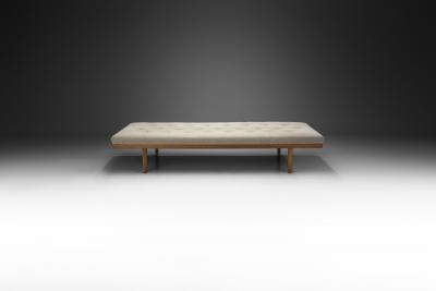  B rge Mogensen Borge Mogensen B rge Mogensen Oak Daybed Model 190 for Fredericia Denmark 1950s