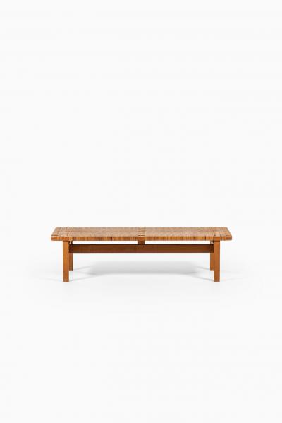  B rge Mogensen Borge Mogensen B rge Mogensen Side Table Produced by Fredericia Stolefabrik in Denmark