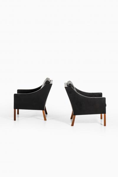  B rge Mogensen Borge Mogensen Easy Chairs Model 2207 Produced by Fredericia Stolefabrik