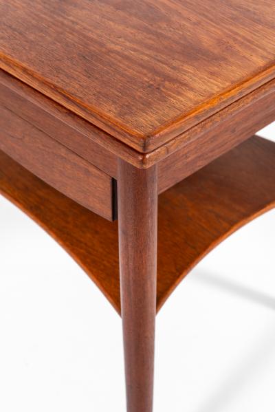  B rge Mogensen Borge Mogensen Side Table Model 149 Produced by S borg M belfabrik