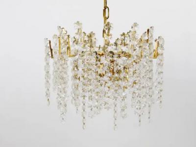  Bakalowits Sohne Bakalowits Vienna Gold Plated Snowflake Crystal Glass Brass Chandelier 1970s