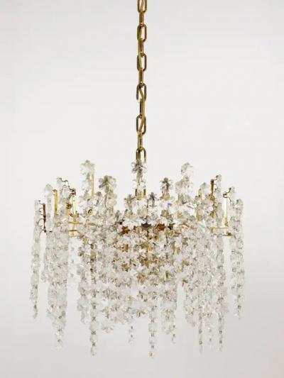  Bakalowits Sohne Bakalowits Vienna Gold Plated Snowflake Crystal Glass Brass Chandelier 1970s