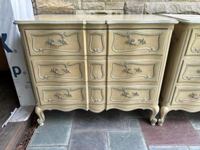  Baker Furniture Company Vintage Pair Baker French Country Louis XV Style Bachelor Chests