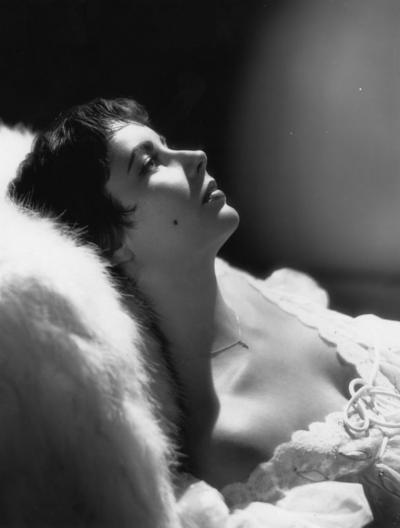  Baron Elizabeth Taylor Reclines
