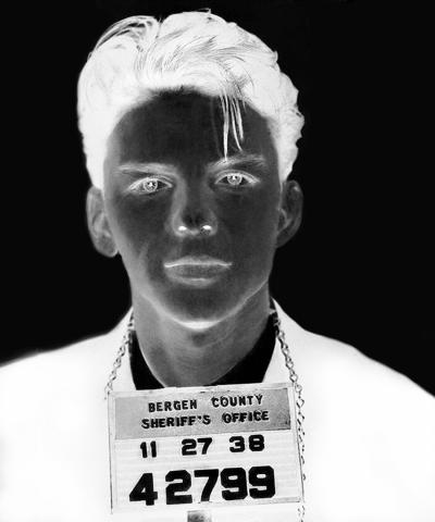  Batik Sinatra Negative Press