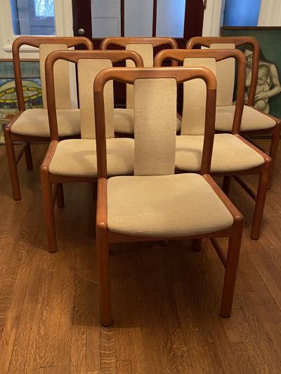 Boltinge MID CENTURY DANISH MODERN DINING TABLE WITH SIX CHAIRS