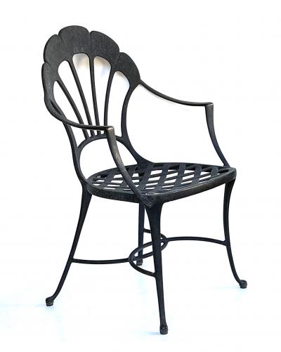  Brown Jordan Furniture Vintage Brown Jordan Aluminum Outdoor Round Table with Four Chairs