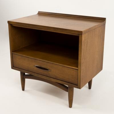  Broyhill Furniture Broyhill Sculptra Mid Century Walnut Nightstand