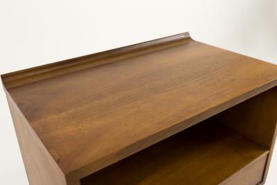 Broyhill Furniture Broyhill Sculptra Mid Century Walnut Nightstand