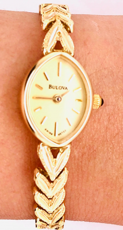  Bulova Vintage 14 Karat Yellow Gold Bulova Wristwatch Quartz Ronda 4 Jewels