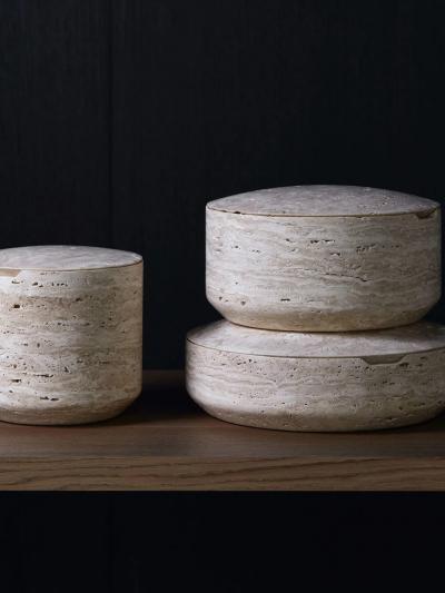  CHRISTOPHE DELCOURT MEDIUM CAIRN CONTAINER IN ROMAN TRAVERTINE