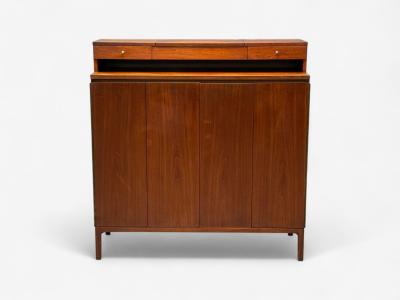  Calvin Furniture Calvin Group Calvin Mid Century Paul McCobb American Modern Walnut Highboy Dresser USA 1970s