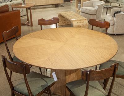  Carrocel Interiors Modern Round Oak Dining Table