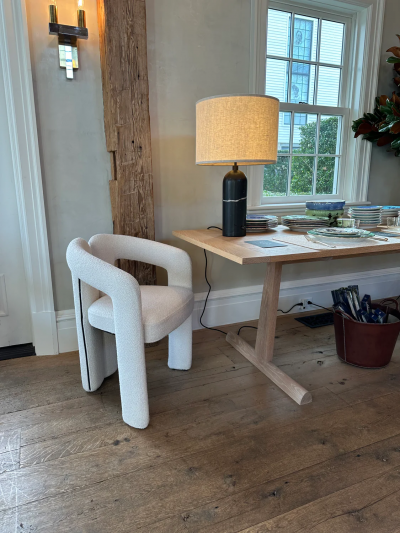  Cassina 562 DUDET CHAIR