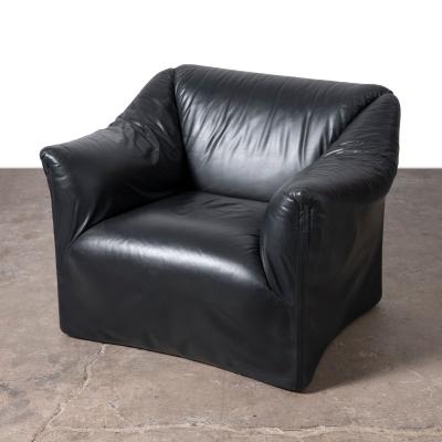  Cassina Pair of Tentazione chairs in Black Leather by Mario Bellini for Cassina