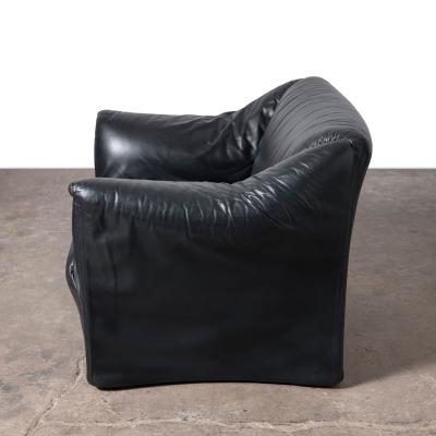  Cassina Pair of Tentazione chairs in Black Leather by Mario Bellini for Cassina