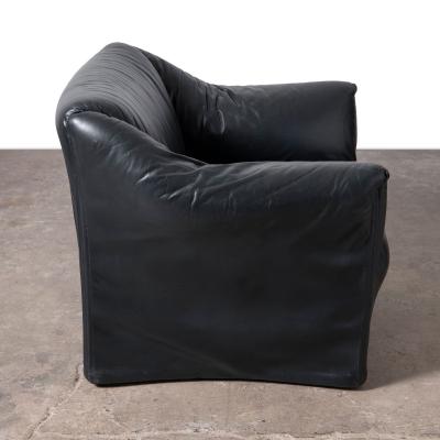  Cassina Pair of Tentazione chairs in Black Leather by Mario Bellini for Cassina