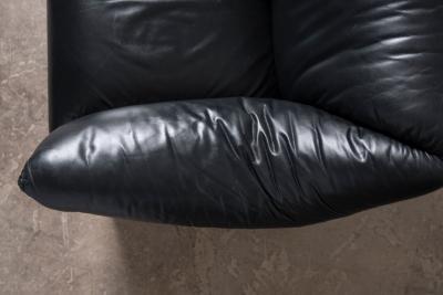  Cassina Pair of Tentazione chairs in Black Leather by Mario Bellini for Cassina