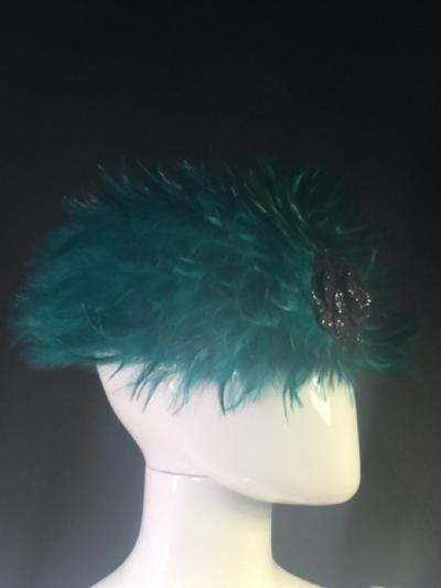  Chanel CHANEL EMERALD FEATHER HAT WITH SIGNATURE BLACK SEQUIN ROSE
