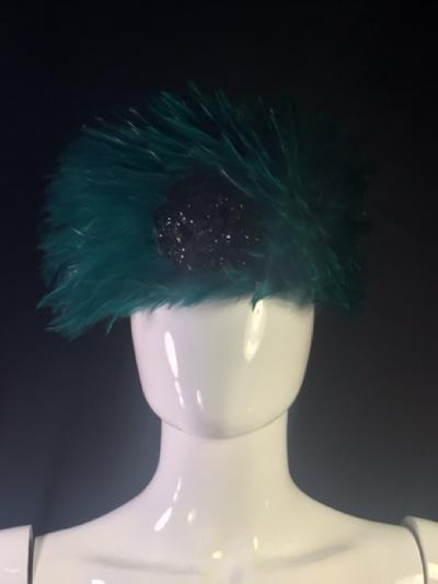  Chanel CHANEL EMERALD FEATHER HAT WITH SIGNATURE BLACK SEQUIN ROSE