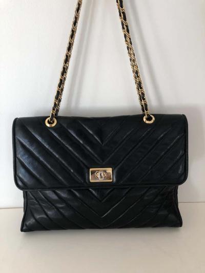  Chanel Pocketbook Fine Quilted Black Leather with Extra Long Chain Classic Chic