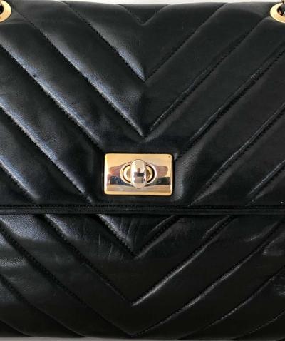  Chanel Pocketbook Fine Quilted Black Leather with Extra Long Chain Classic Chic