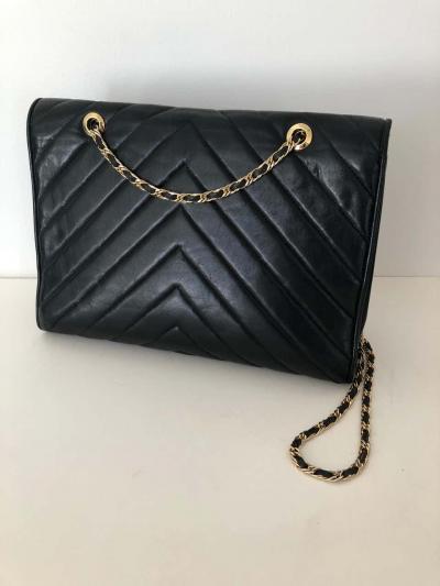  Chanel Pocketbook Fine Quilted Black Leather with Extra Long Chain Classic Chic