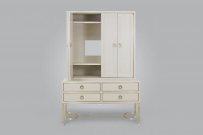  Chapter Verse White Chest on Stand