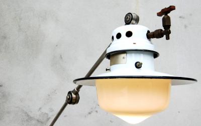  Chimera Watts Waldmann gas head desk lamp