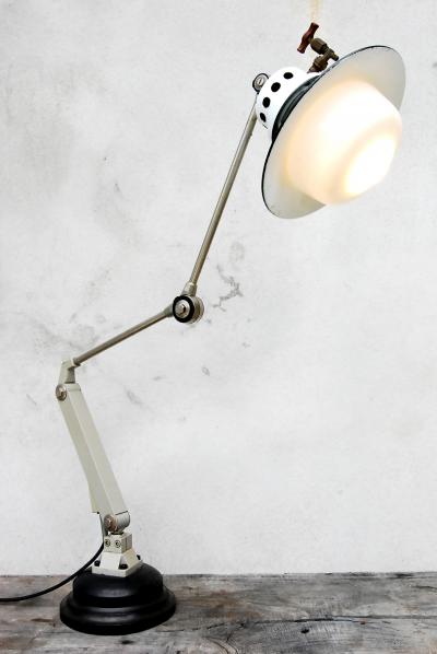  Chimera Watts Waldmann gas head desk lamp