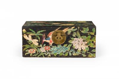  Chinese Porcelain Chinese Wooden Small Rectangular Chest with Hand Painted Exotic Birds