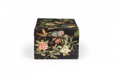  Chinese Porcelain Chinese Wooden Small Rectangular Chest with Hand Painted Exotic Birds