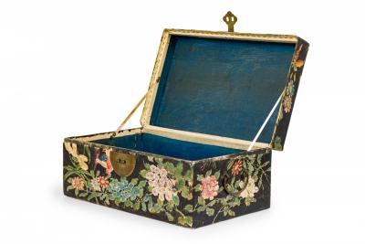  Chinese Porcelain Chinese Wooden Small Rectangular Chest with Hand Painted Exotic Birds