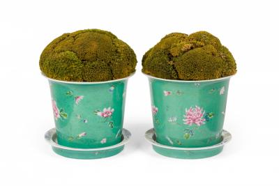  Chinese Porcelain Pair of Chinese Porcelain Cylindrical Planters Cachepots